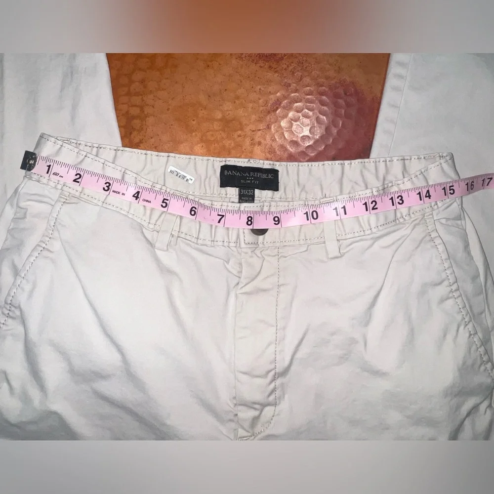 Men’s Banana Republic Slim Lived-In Chino in Size 31/32 & Shade Oyster Pearl